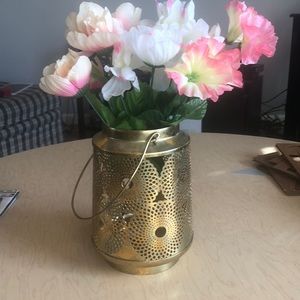 Candle holder vase with flowers